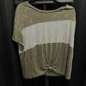 No boundaries Striped With Arrows Knot Top